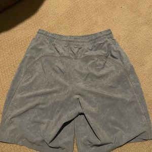 Men’s Lululemon Pace Breaker 9” lined heather all over sea salt - pre owned